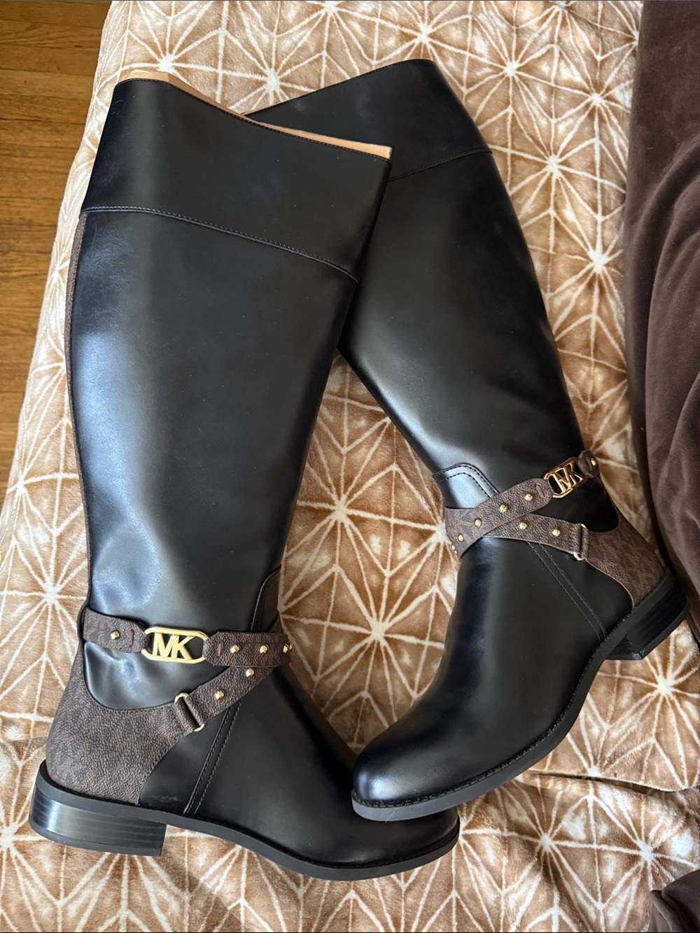 MICHAEL KORS black and brown Boots size 9